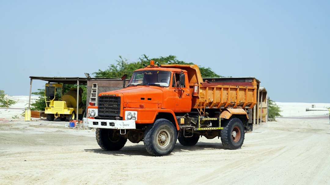 Heavy-Duty Truck Scanners vs Regular OBD2 Scanners: Key Differences